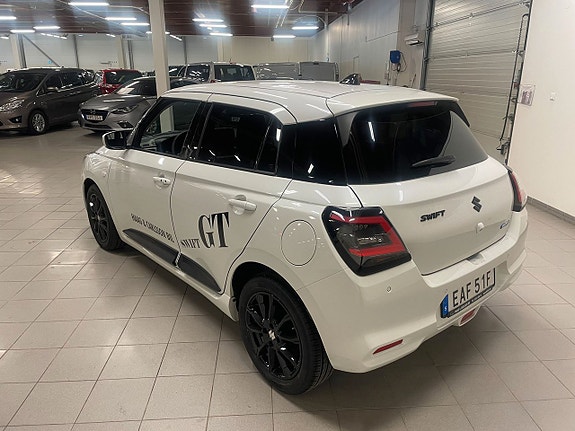 Suzuki Swift 6 of 9