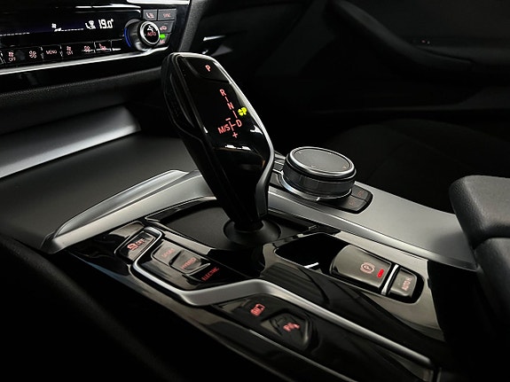 BMW 530e 12 of 30