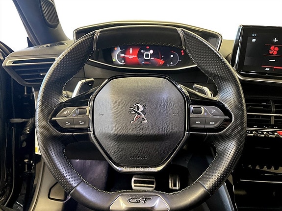 Peugeot 2008 8 of 18