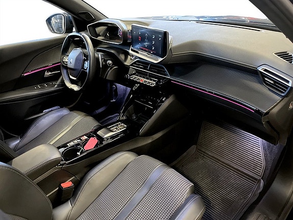 Peugeot 2008 14 of 18