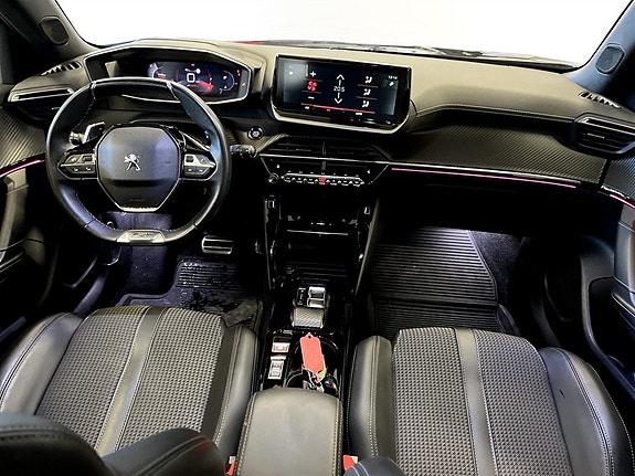 Peugeot 2008 7 of 18