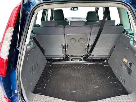 Ford C-Max 14 of 17