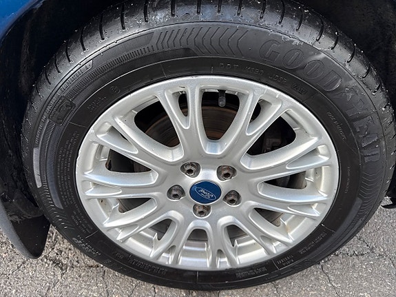 Ford C-Max 17 of 17