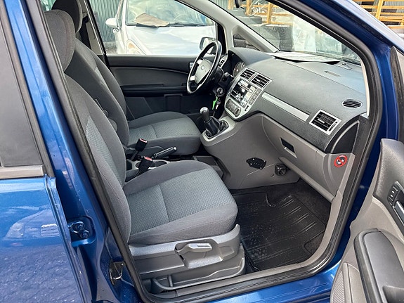 Ford C-Max 11 of 17