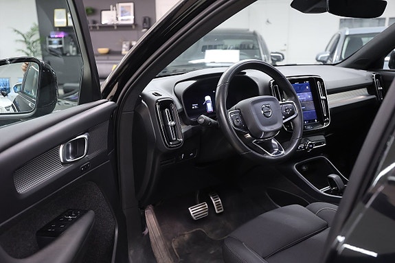 Volvo XC40 17 of 22