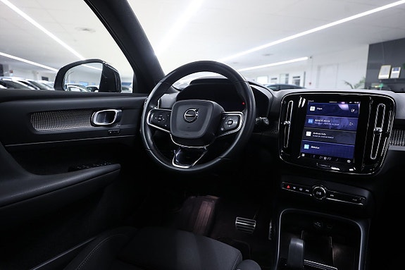 Volvo XC40 13 of 22