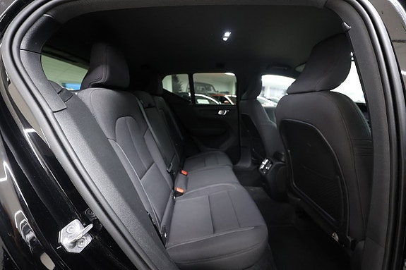 Volvo XC40 11 of 22
