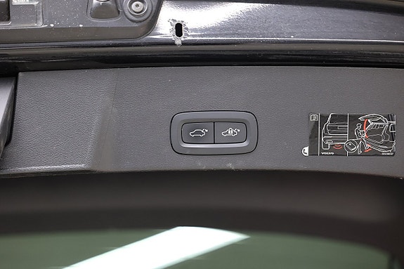 Volvo XC40 10 of 22