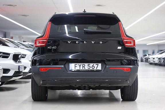 Volvo XC40 8 of 22