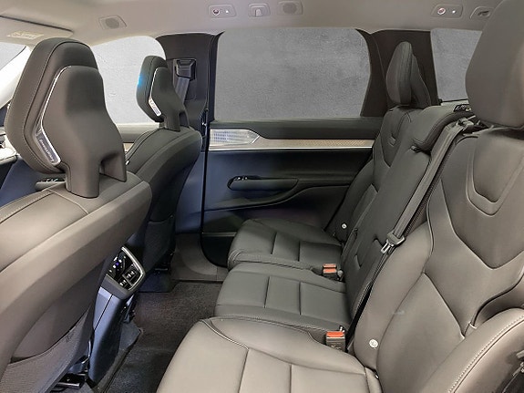 Volvo EX90 4 of 5