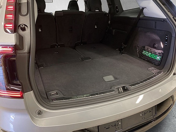 Volvo EX90 7 of 12