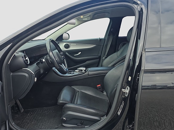 Mercedes-Benz E220 14 of 16