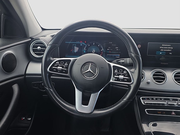 Mercedes-Benz E220 15 of 16
