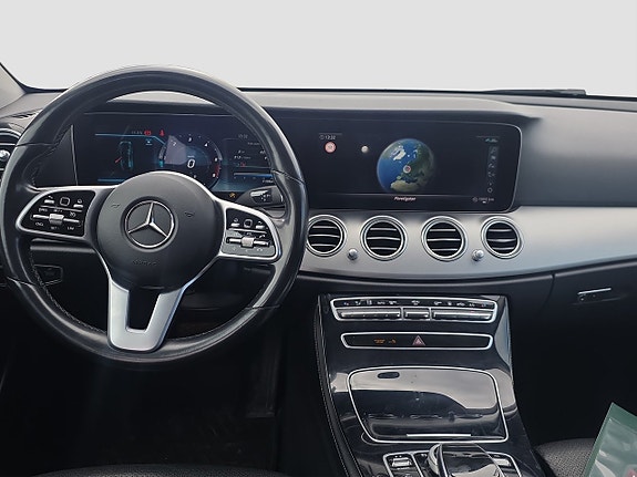 Mercedes-Benz E220 9 of 16