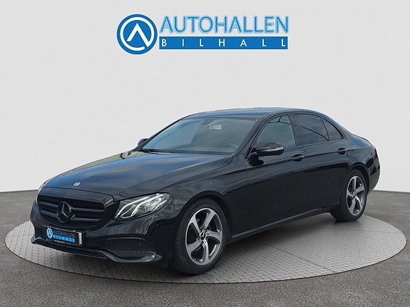 Mercedes-Benz E220 2 of 5