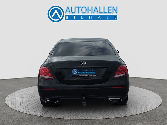 Mercedes-Benz E220 6 of 16