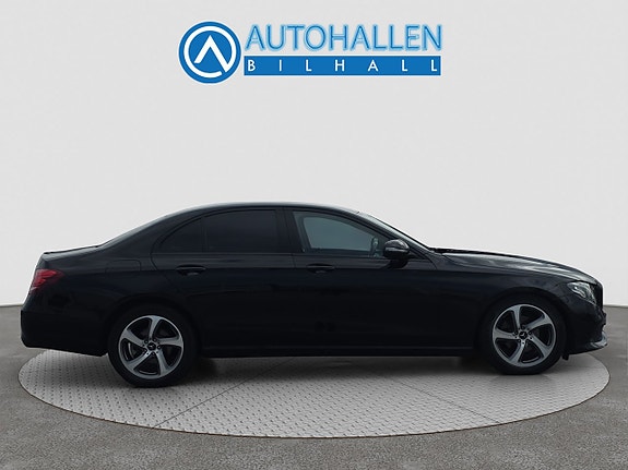Mercedes-Benz E220 8 of 16