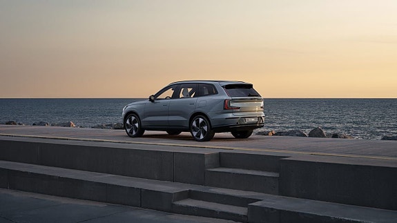 Volvo EX90 9 of 19