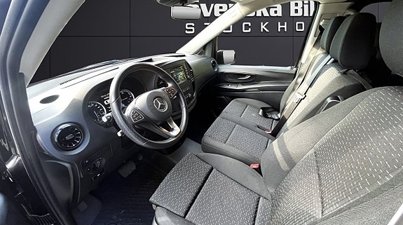 Mercedes-Benz eVito Tourer 12 of 25