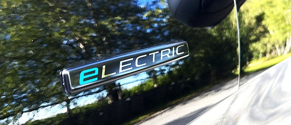 Mercedes-Benz eVito Tourer 3 of 5