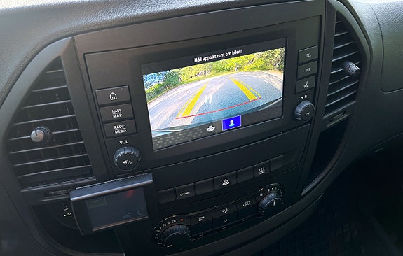 Mercedes-Benz eVito Tourer 15 of 25
