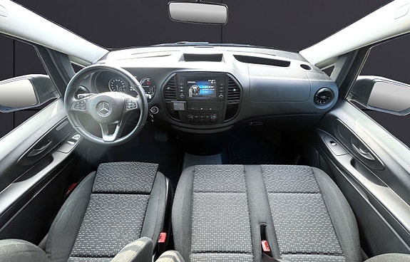 Mercedes-Benz eVito Tourer 14 of 25