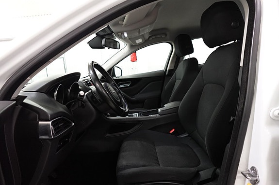 Jaguar F-PACE 4 of 17