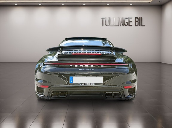 Porsche 911 4 of 5