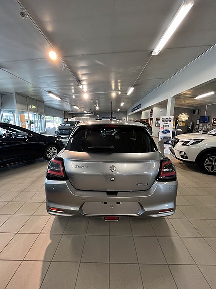 Suzuki Swift 4 of 5