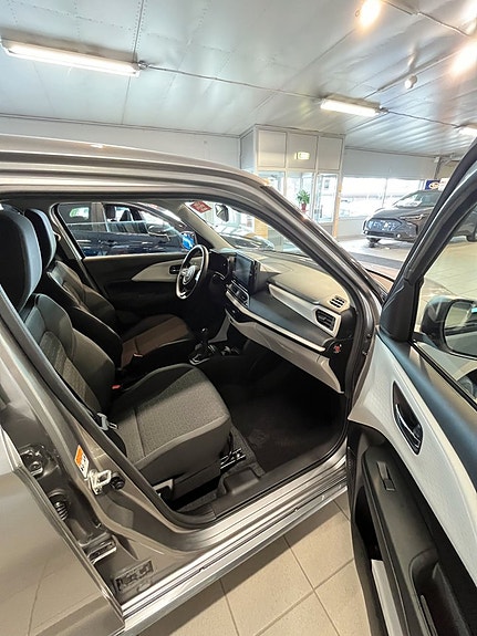 Suzuki Swift 8 of 9