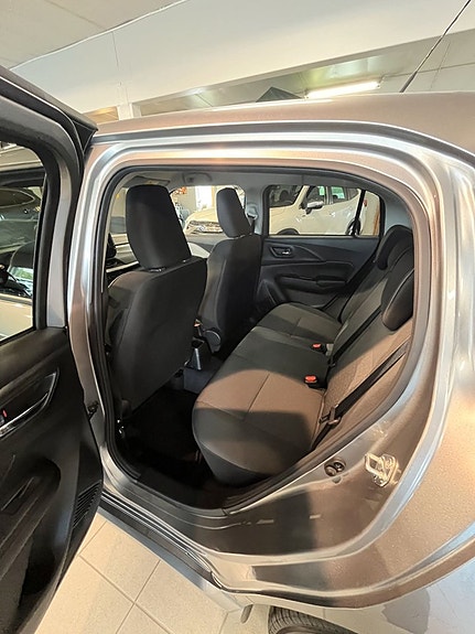 Suzuki Swift 9 of 9