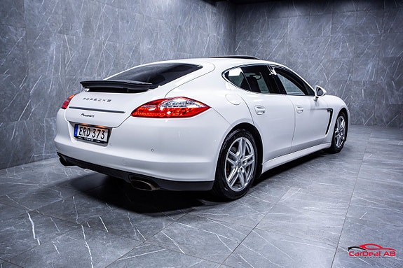 Porsche Panamera 7 of 27
