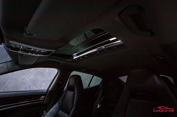 Porsche Panamera 21 of 27