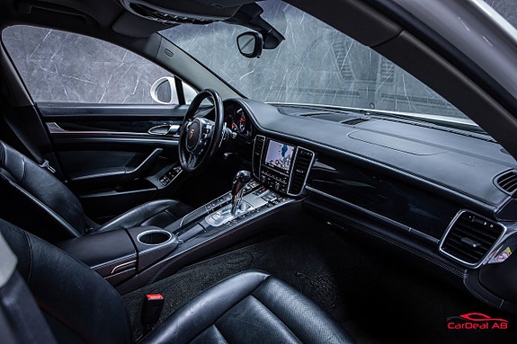 Porsche Panamera 16 of 27