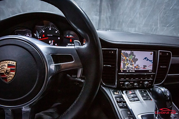 Porsche Panamera 23 of 27