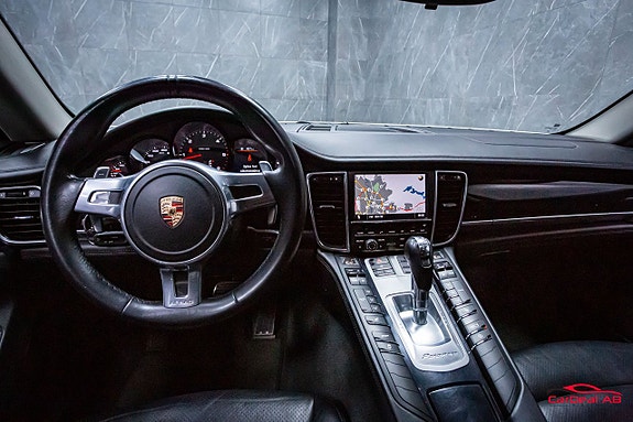 Porsche Panamera 13 of 27