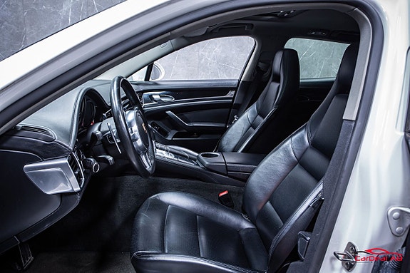 Porsche Panamera 10 of 27