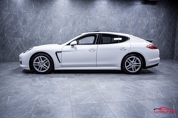 Porsche Panamera 4 of 27