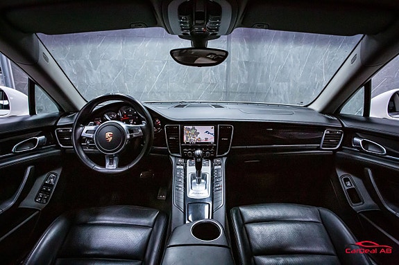 Porsche Panamera 14 of 27