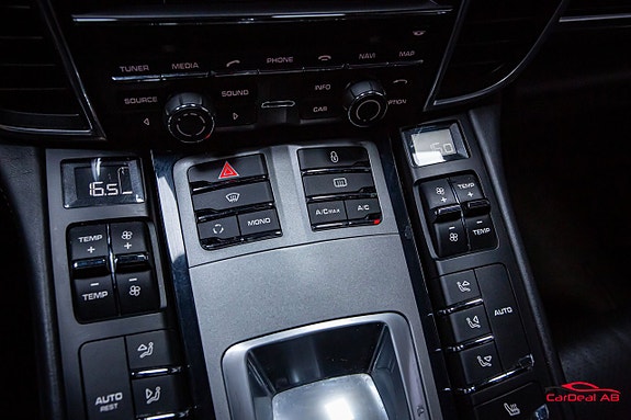 Porsche Panamera 26 of 27