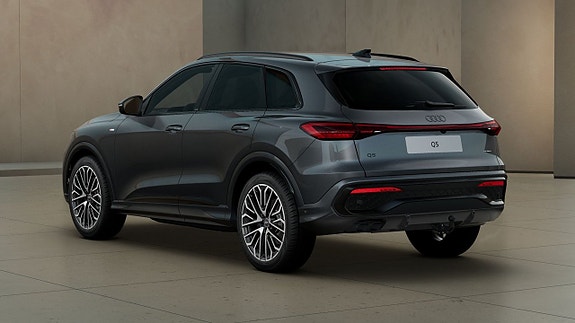 Audi Q5 2 of 5