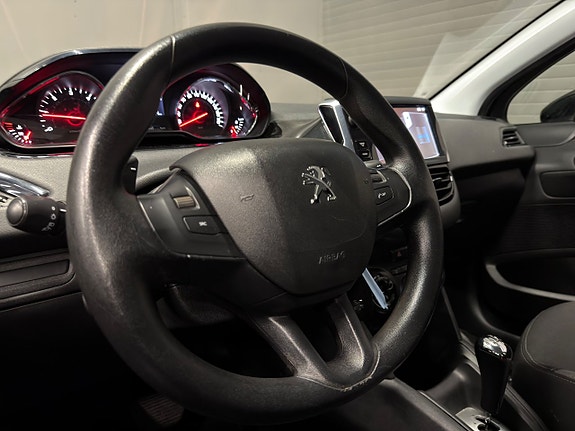 Peugeot 208 11 of 23