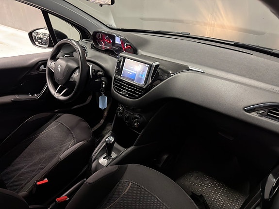 Peugeot 208 16 of 23