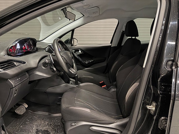 Peugeot 208 12 of 23
