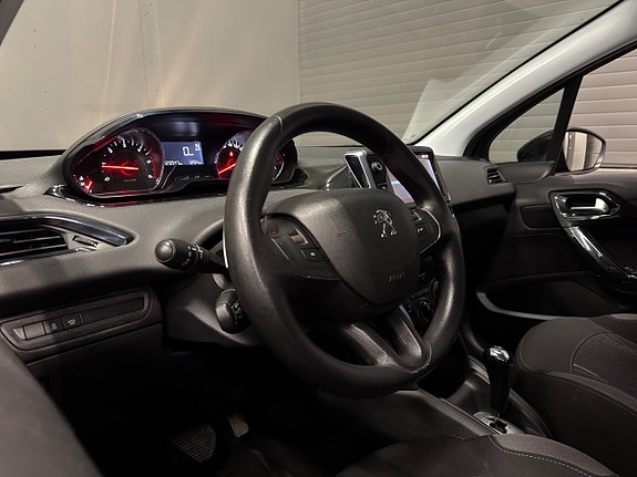 Peugeot 208 10 of 23