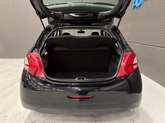 Peugeot 208 23 of 23