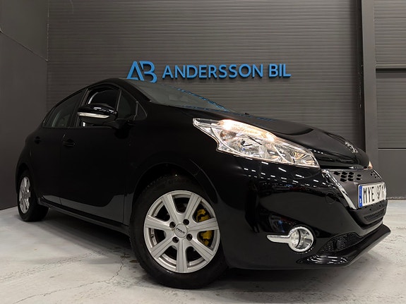 Peugeot 208 3 of 5