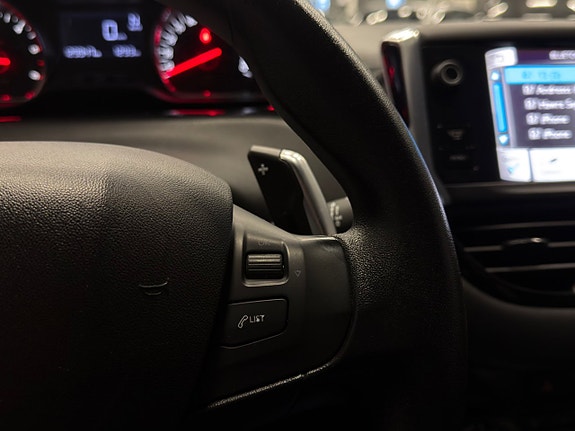 Peugeot 208 19 of 23