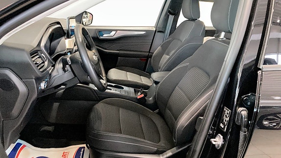 Ford Kuga 3 of 9
