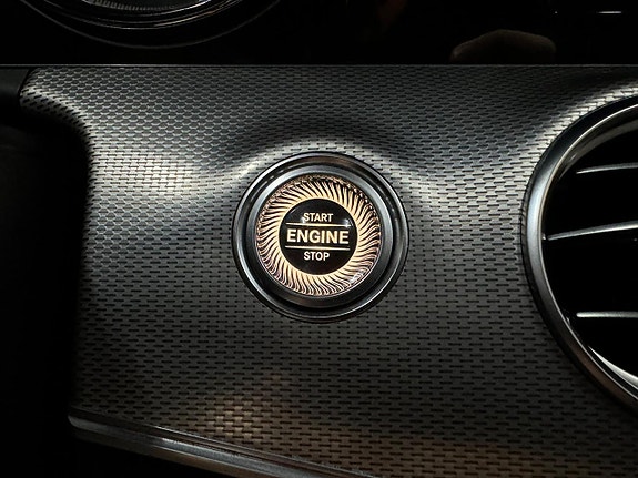 Mercedes-Benz E220 15 of 17